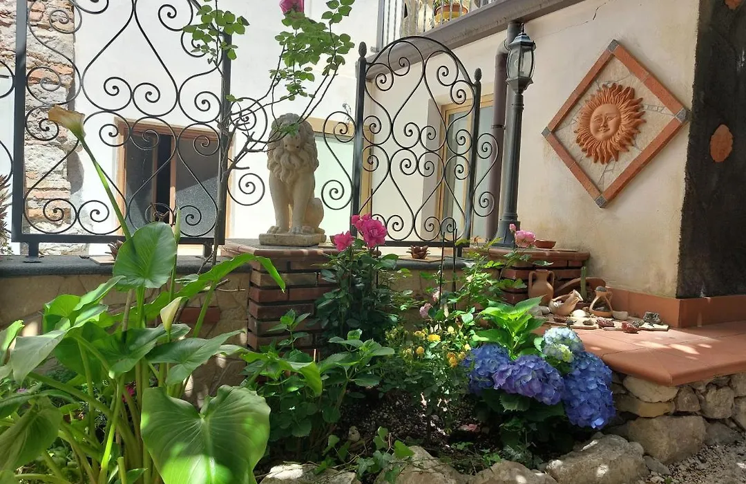 Giardino Del Sole * Taormine